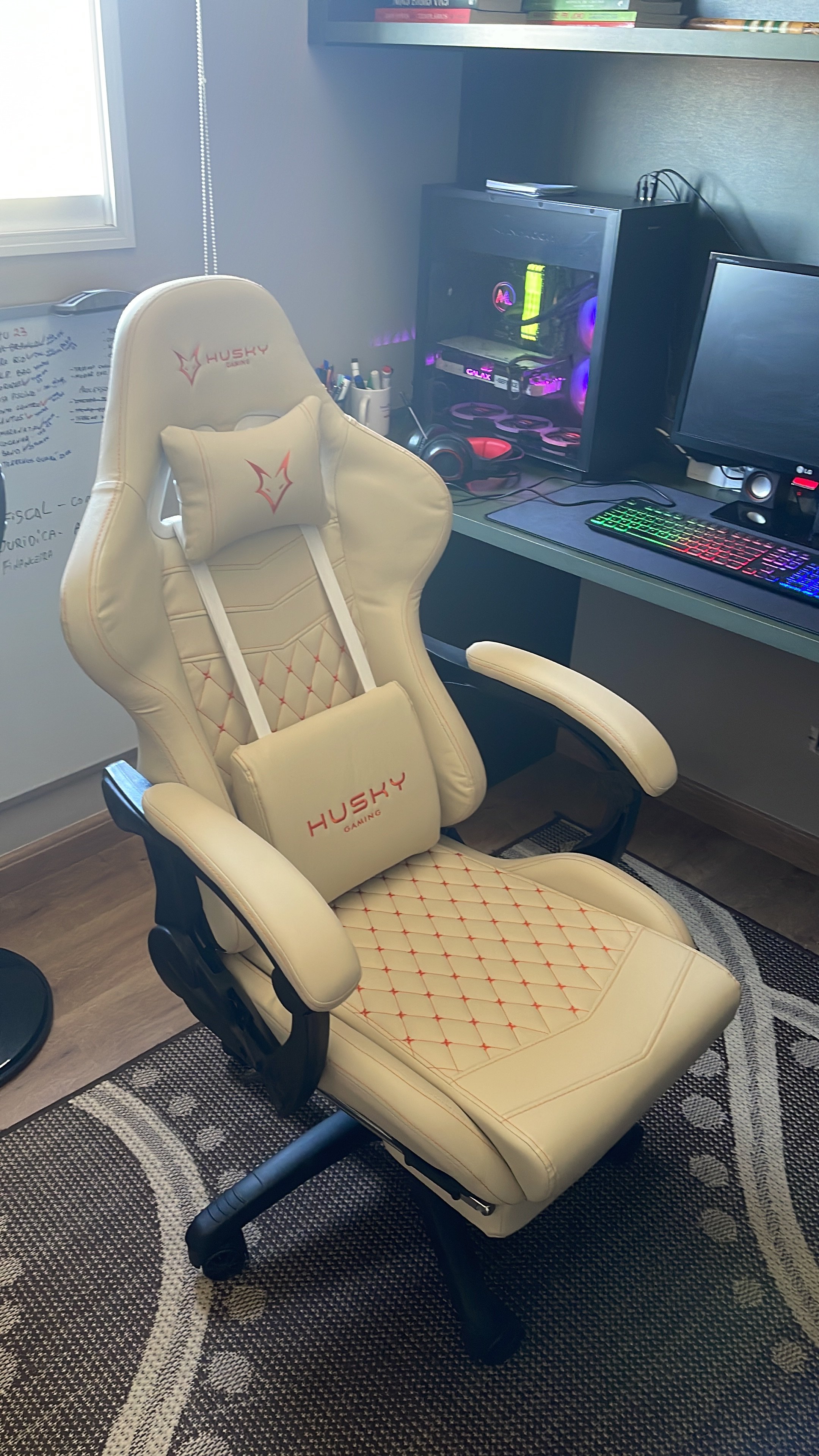 Cadeira Gamer Husky Tempest 700, Até 145kg, Almofadas, Reclinável 150º, PU, Descanso para Pés, Branca - HCG700BR