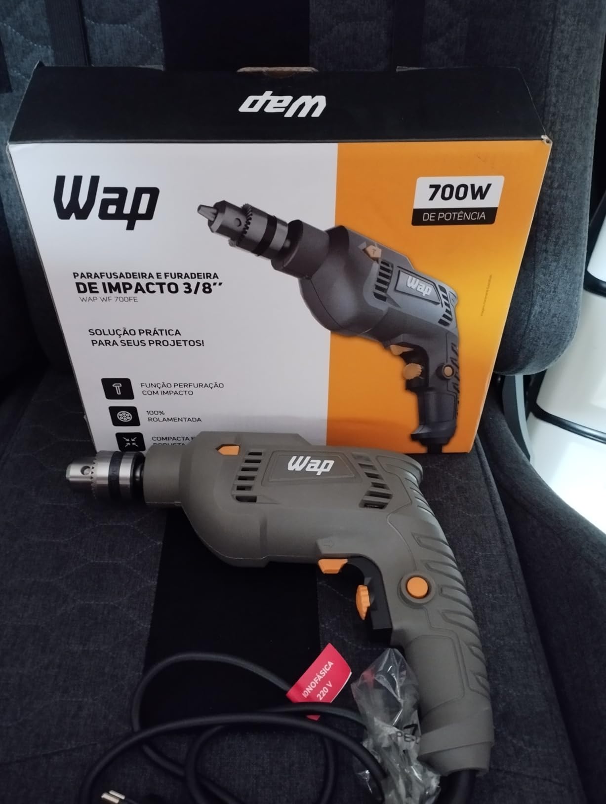 WAP Parafusadeira e Furadeira de Impacto 3/8" WF-700FE, com Chave de Mandril, Controle de Velocidade, 700W 220V