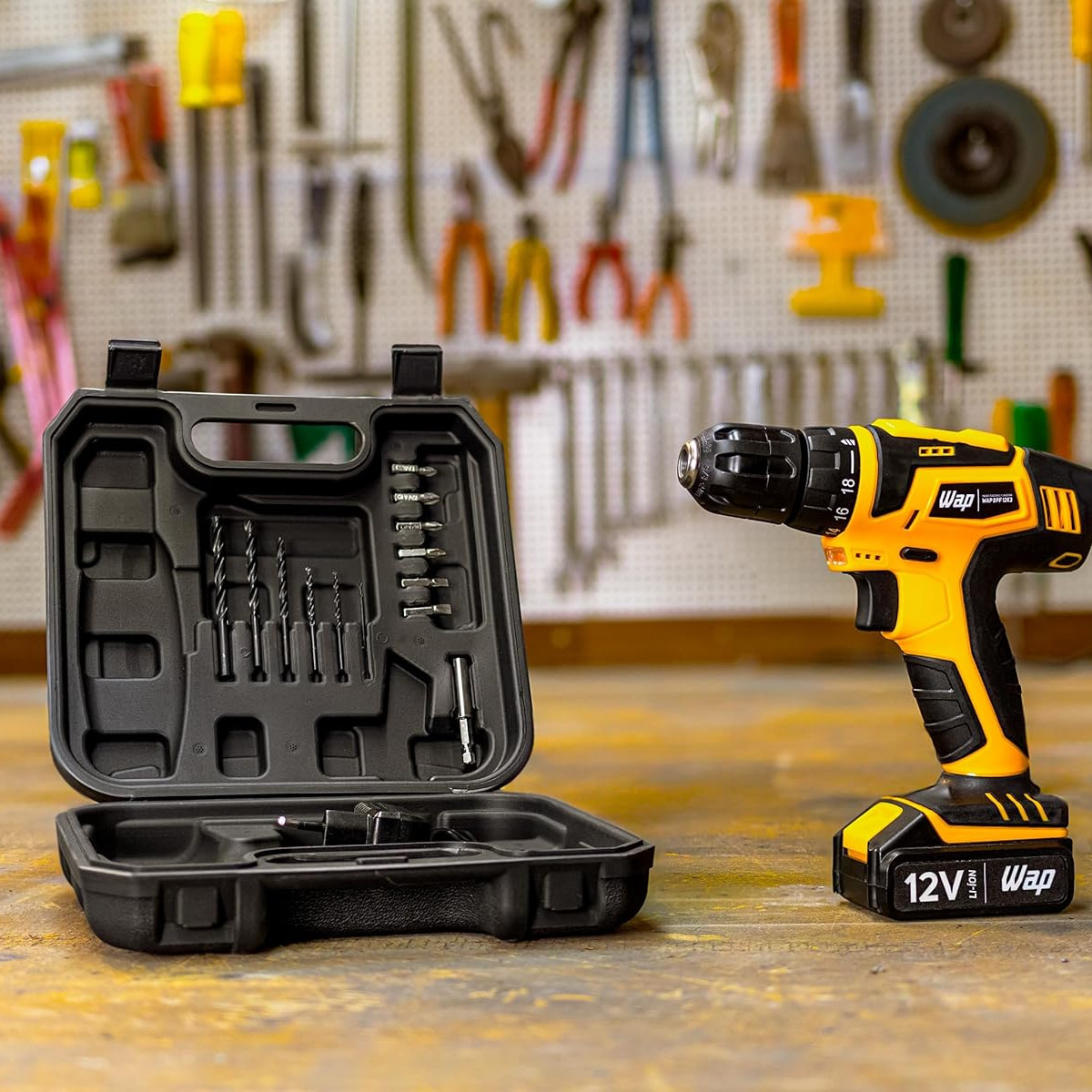 WAP Parafusadeira e Furadeira à Bateria 12V BPF-12K3, Kit de 13 Acessórios e Maleta, Empunhadura Emborrachada, Bivolt